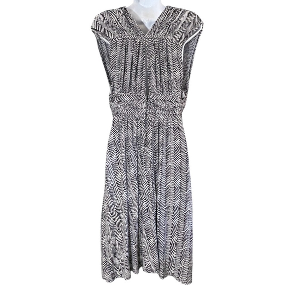 Tracy Reese Feather Print Dress M Gray Black Jersey Empire Waist Knee Length - Picture 8 of 11